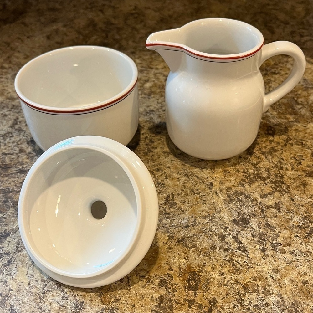 Villeroy & Boch Luxembourg Creamer and Sugar Dish. Depuis Pattern #1748 - Picture 4 of 11